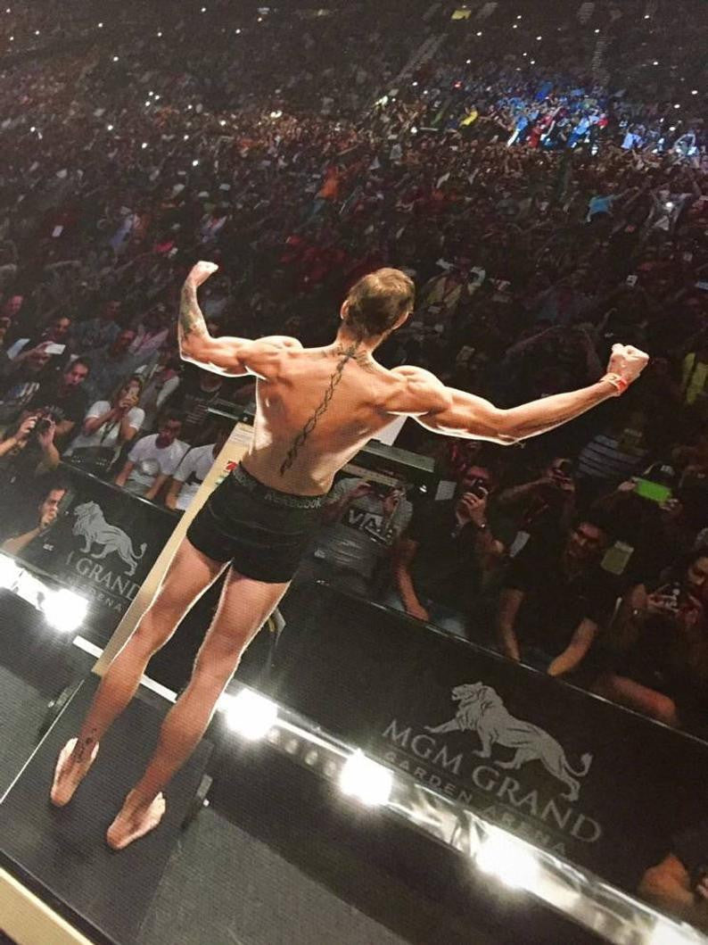 Conor McGregor KiSS Canvas - The Notorious - MMA Fight - Ireland - Wall Art - Sports Decor - Las Vegas - Christmas Present Idea Sports Fan